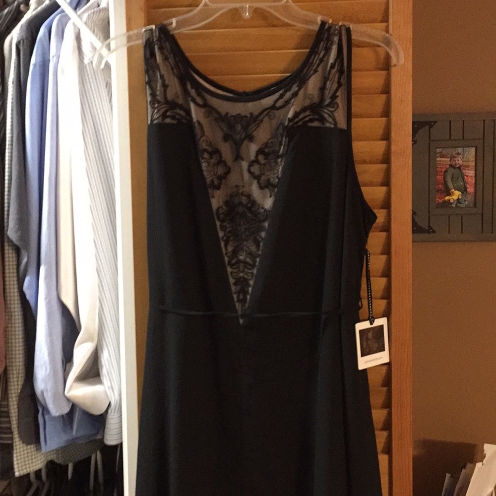 Formal maternity dress